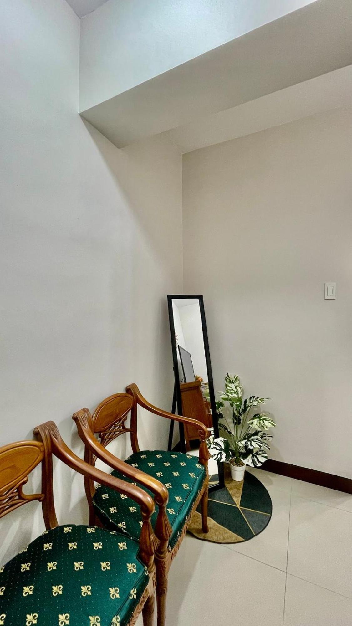Apartment Elevated Staycation Bgc Venice Grand Canal *